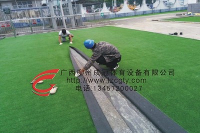 人造草坪應用解析 休閑草坪、高爾夫果嶺與地坪工程的多功能融合